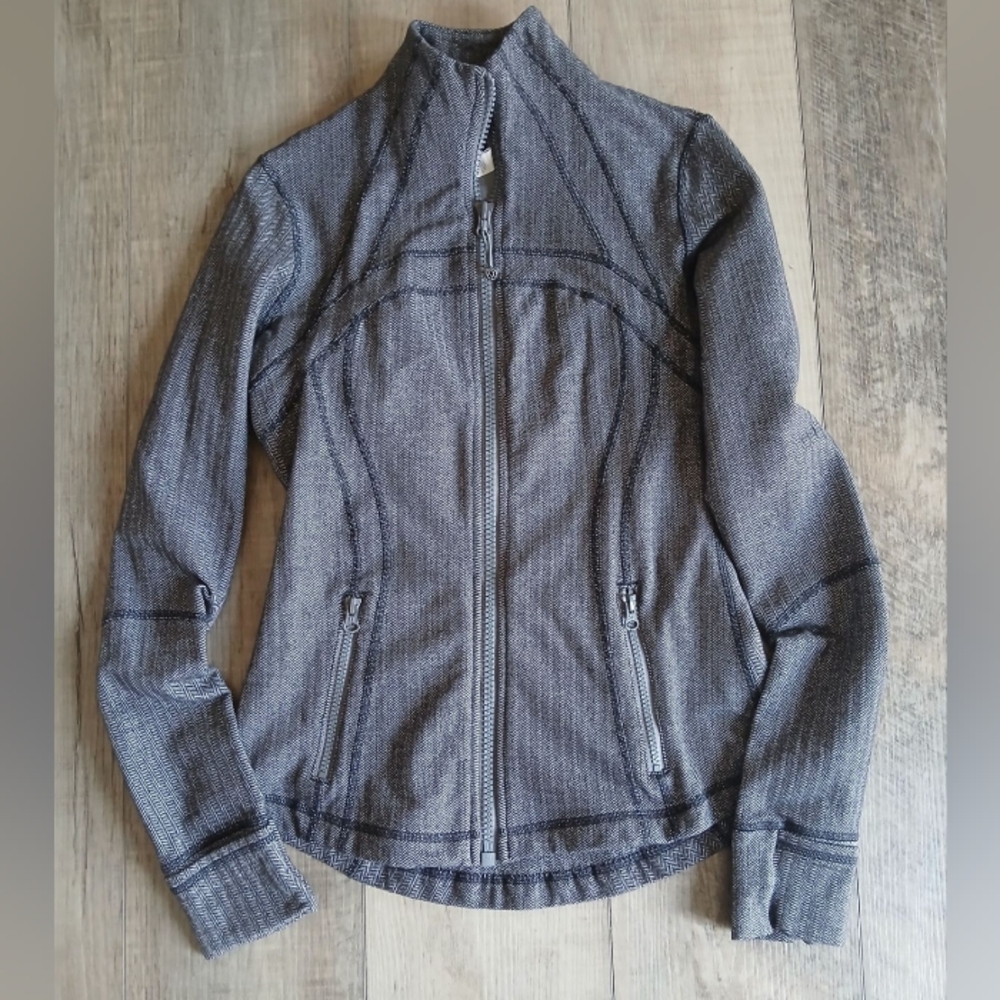 Lululemon Define Jacket in gray. Size 8